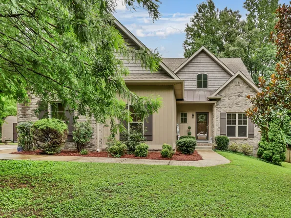 101 Vannoak Dr, Clarksville, TN 37043