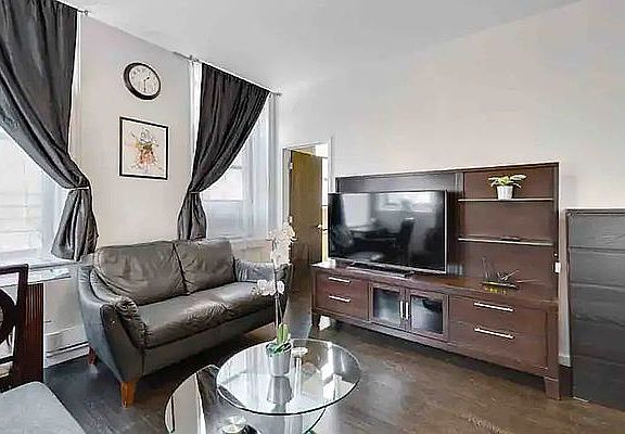 3rd image of 119 Lexington Ave #2