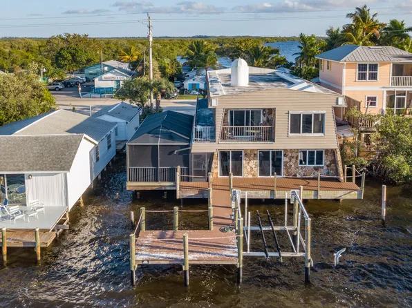 4220 Pine Island Rd NW, Matlacha, FL 33993