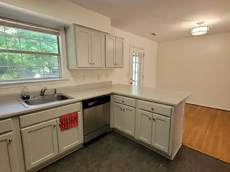 100 Lamplighter Pl — Photo 4