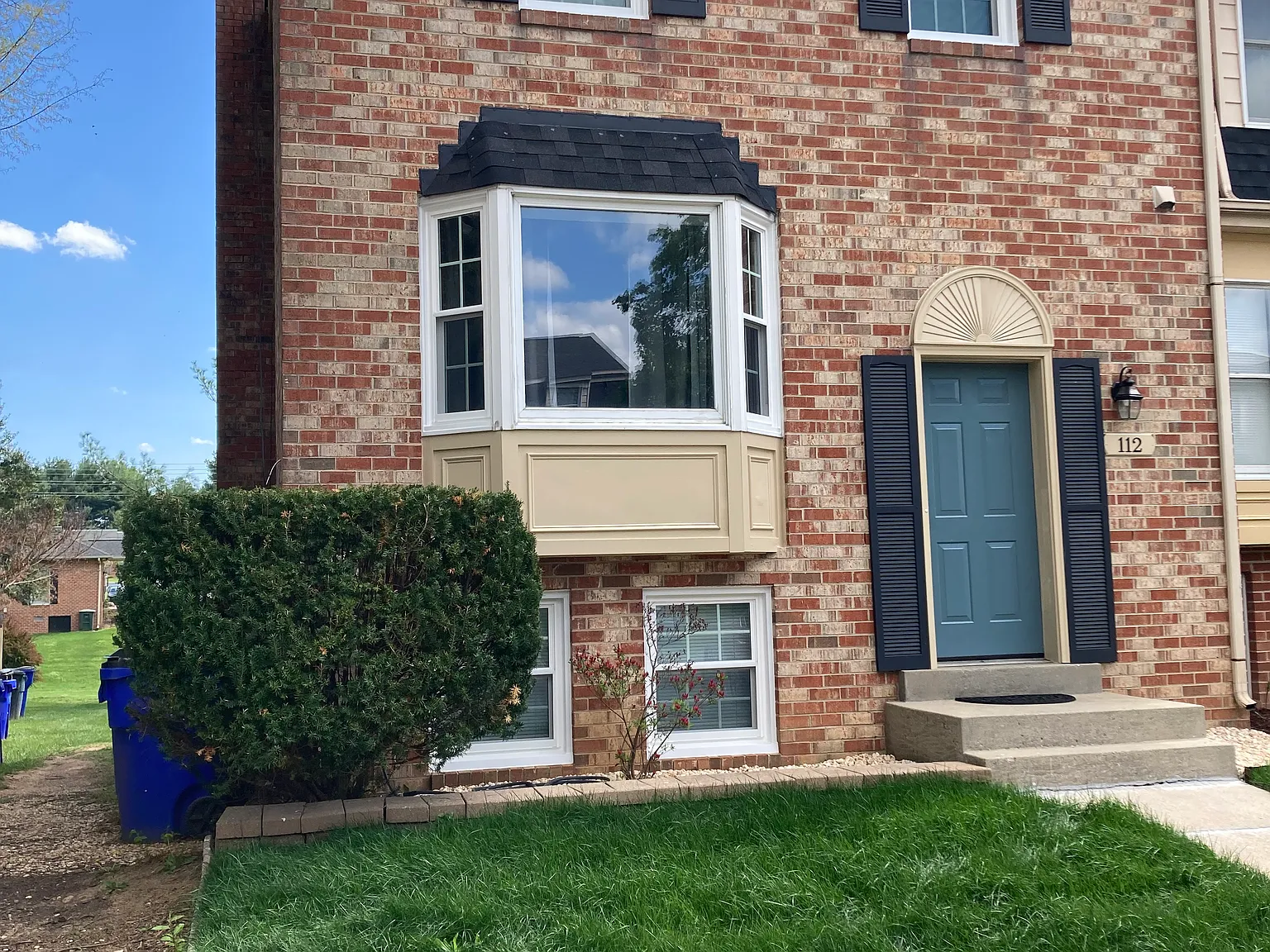 4 bed, 3.5 bath, 1600 sqft, $2,300 — Photo 1