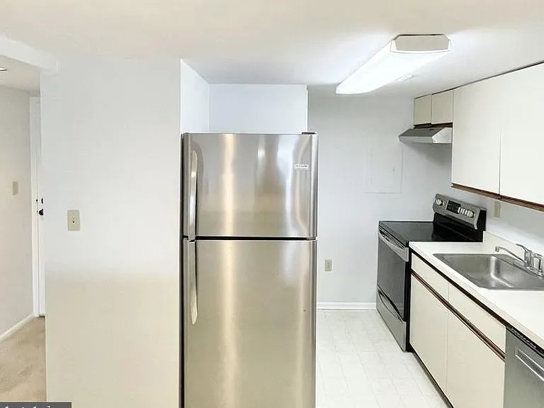 1600 Prince St #605 — Photo 16