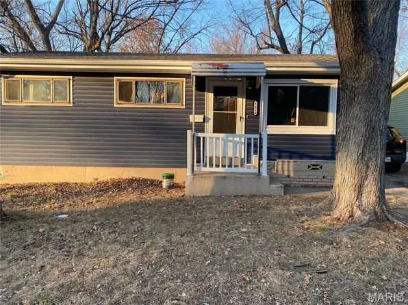 8819 Cranberry Ln, Saint Louis, MO 63121