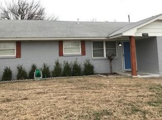940 NW 1st St, Moore, OK 73160