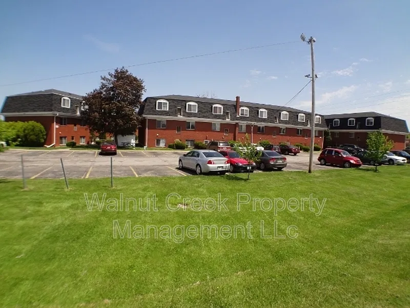 2 bed, 1.0 bath, 878 sqft, $950 — Photo 4