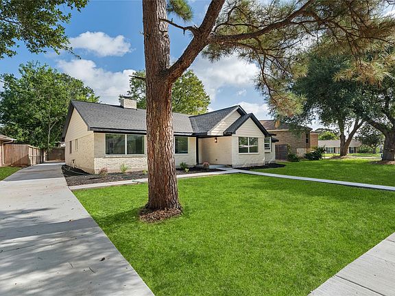3rd image of 6010 Cartagena St