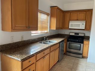 8425 Burnet Ave APT 4, North Hills, CA 91343