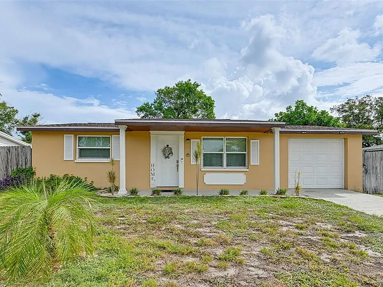 9746 Lake Chrise Ln — Photo 2