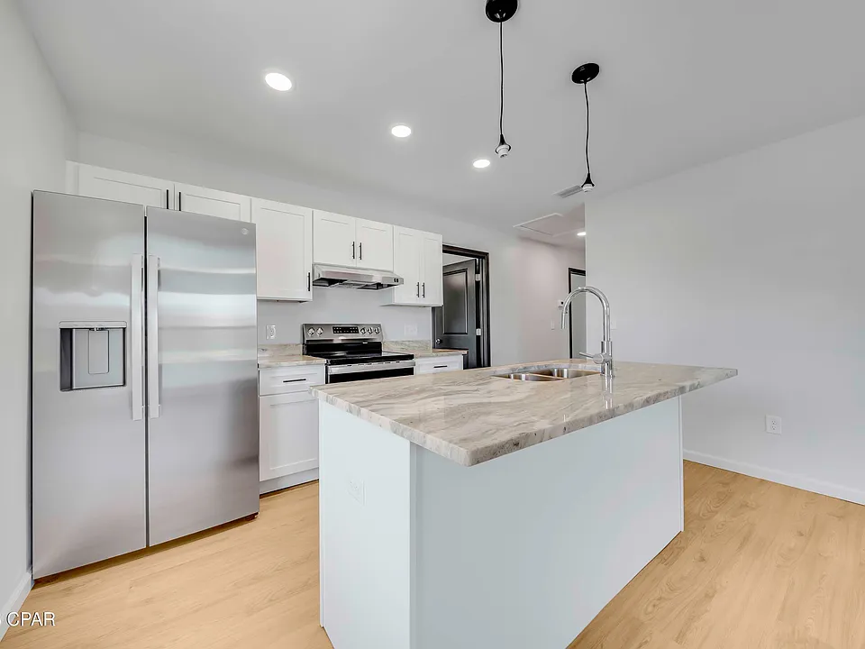 122 N East Ave #B