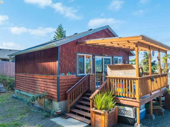 442 Elm Ave, Reedsport, OR 97467