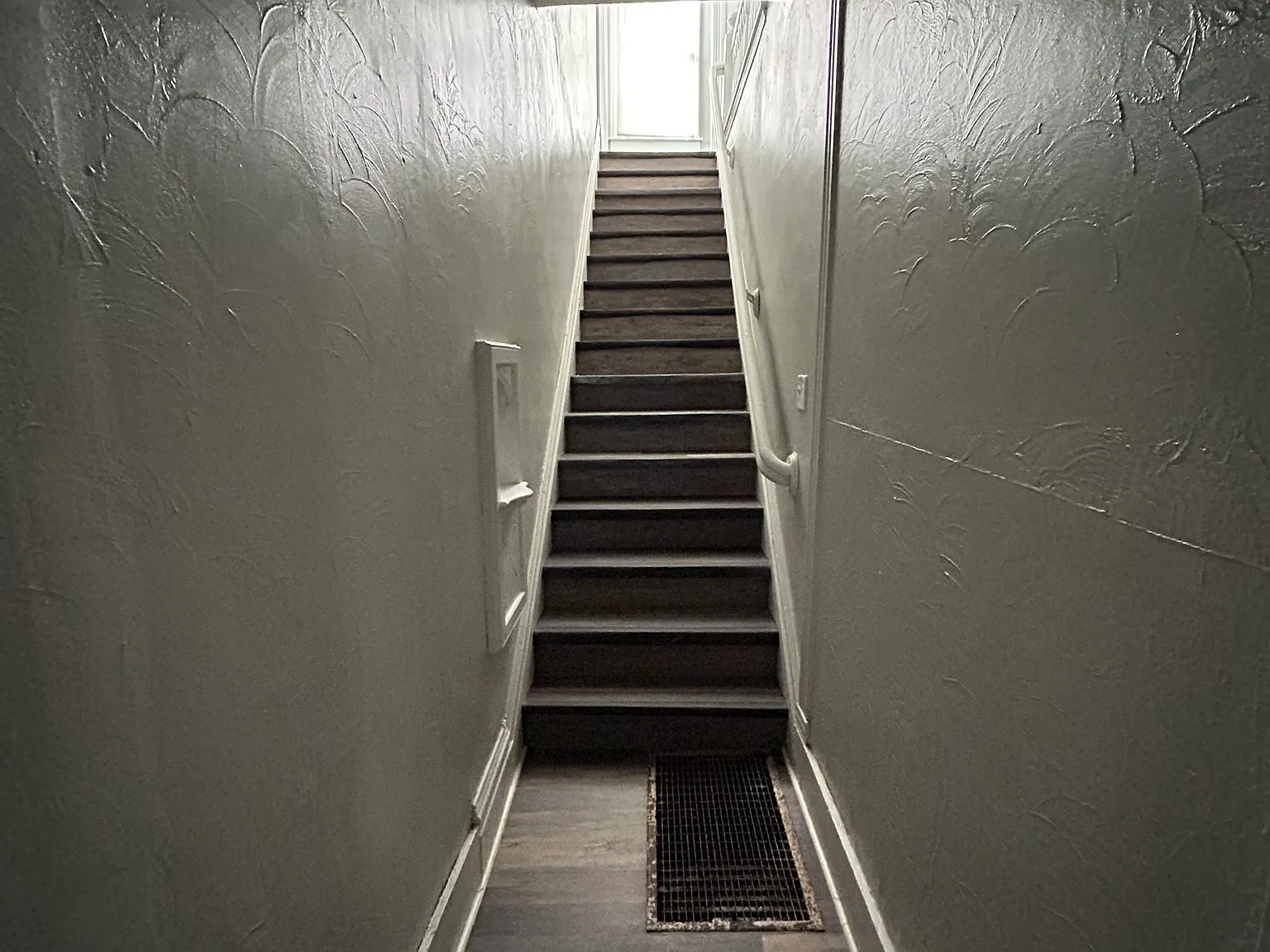 2 bed, $900 — Photo 1