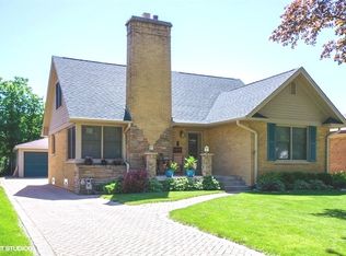 1401 S Fairview Ave, Park Ridge, IL 60068