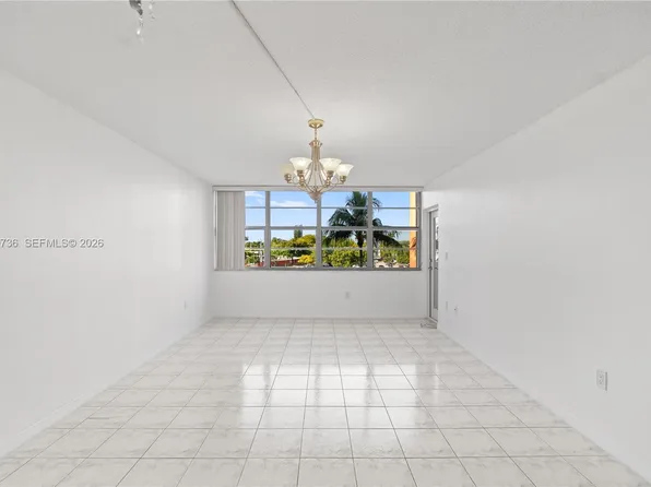 1351 NE Miami Gardens Dr APT 301E, Miami, FL 33179