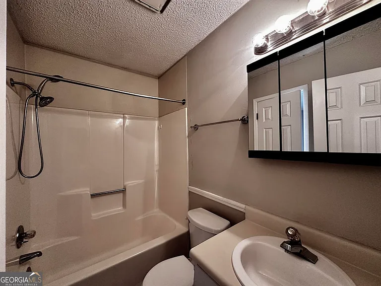 1060 Falling Water Dr SE — Photo 13