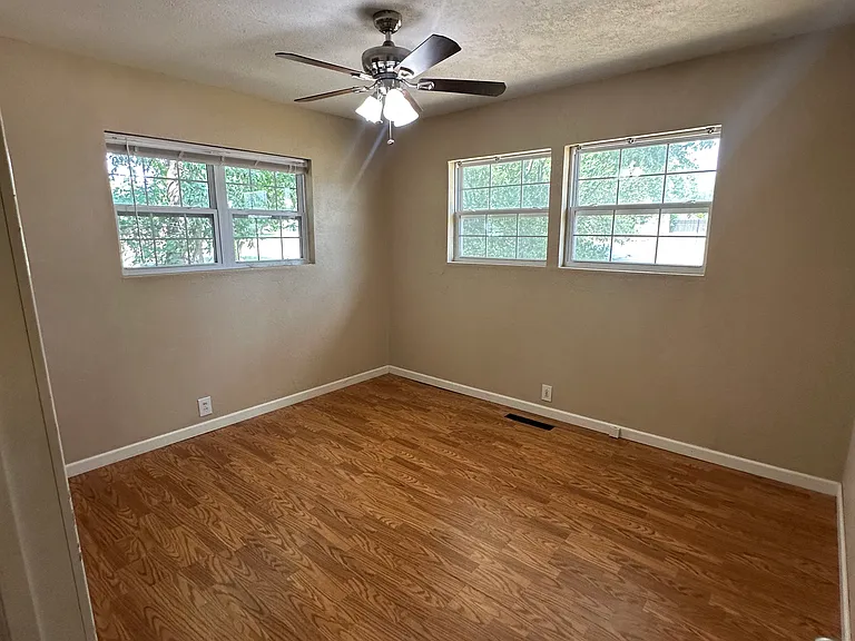 1610 S Saint Louis Ave #1 — Photo 18