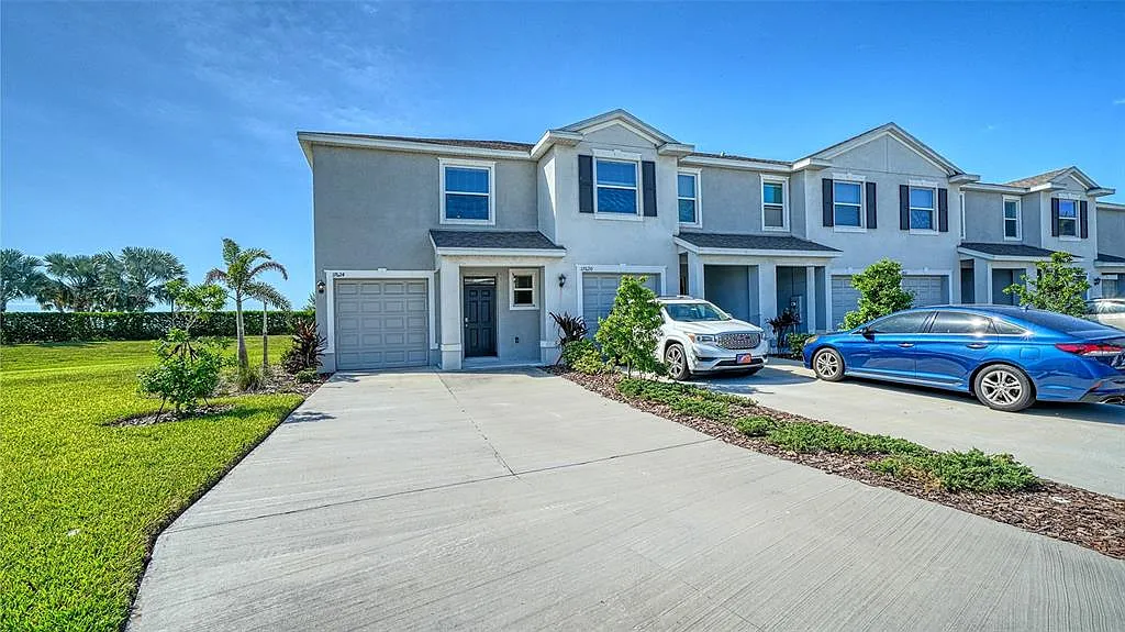 Building Photo - 17624 Crescent Moon Loop