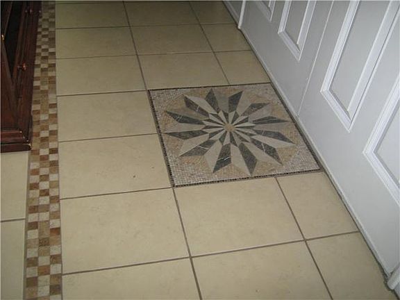 3rd image of 205 Frederick Ln