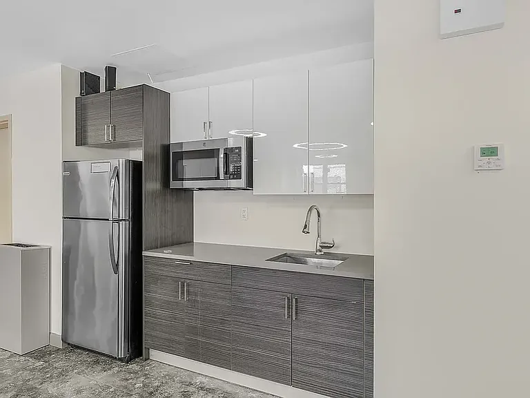 747 10th Ave #32B — Photo 15