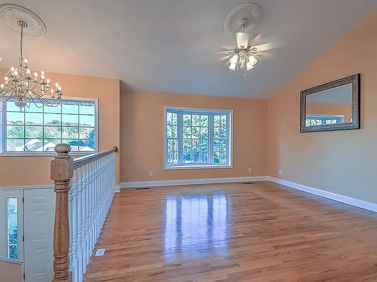 168 Old Mill Ct — Photo 20