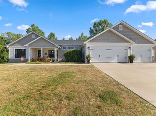 916 Oak Creek Ln, Waterloo, IL 62298