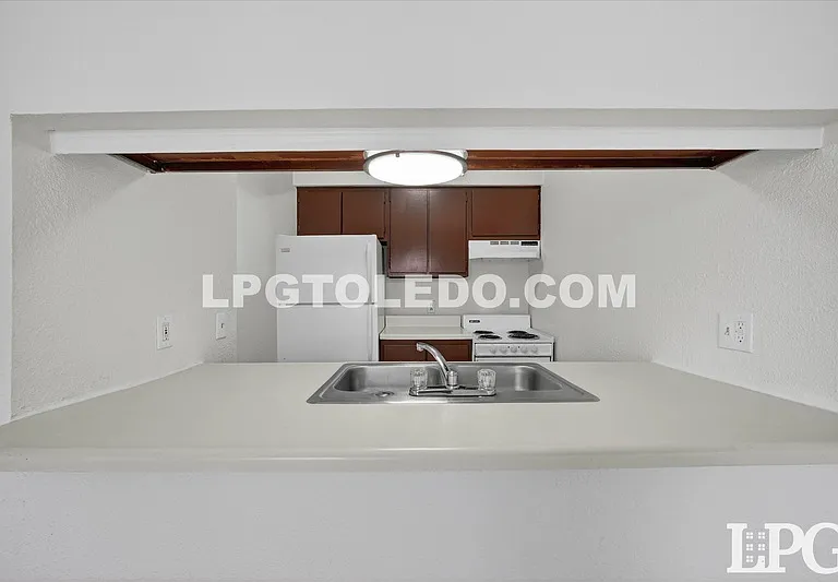 1230 Bedford Woods Dr #8 — Photo 9
