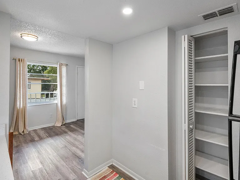 1283 Pierce St #4 — Photo 2