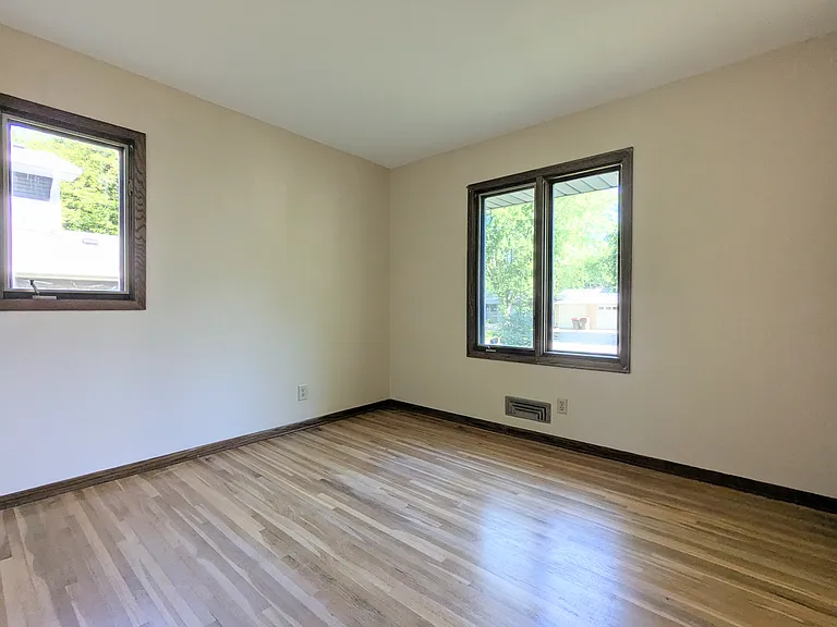 6065 Oakwood Rd — Photo 11
