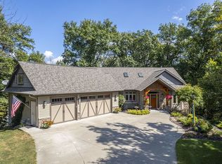 2070 Silver Maple Trl, North Liberty, IA 52317