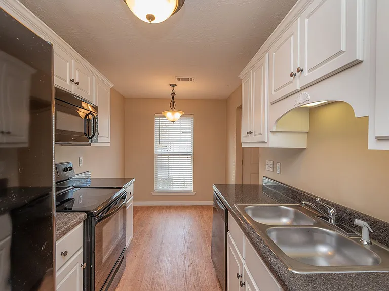 113 Village Run — Photo 11