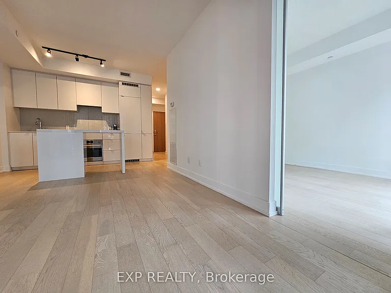 7 Grenville St #1209 — Photo 17