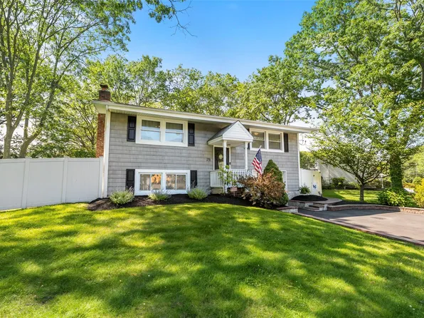 25 Arrowhead Lane, East Setauket, NY 11733