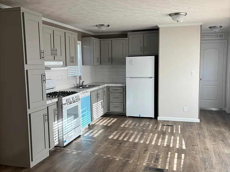 365 W Rio Trl — Photo 8