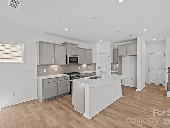 3rd image of 3617 Edisto Pl