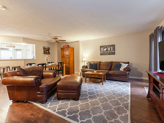 4th image of 475 Cherryhill Dr
