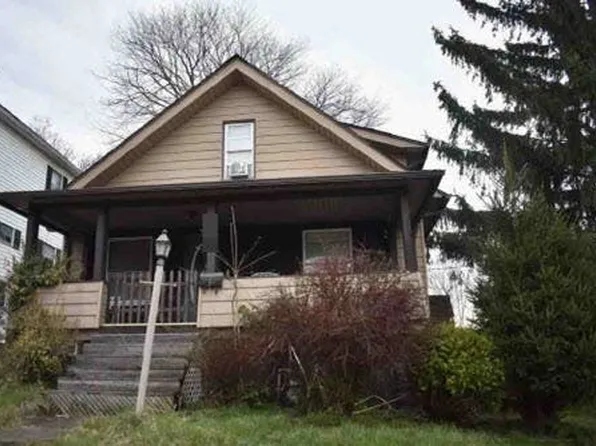 237 Watson St, Lowellville, OH 44436