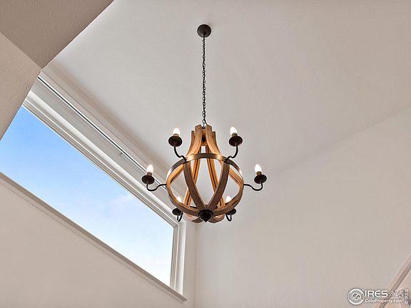 3rd image of 516 Buckthorn Way