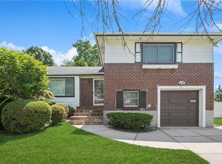 6 Sylvia Rd, Plainview, NY 11803