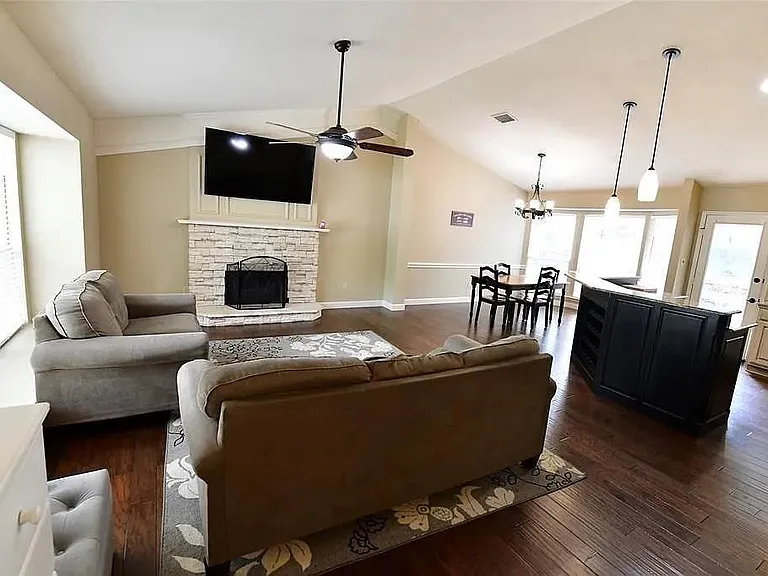 525 Blair Meadow Dr — Photo 4