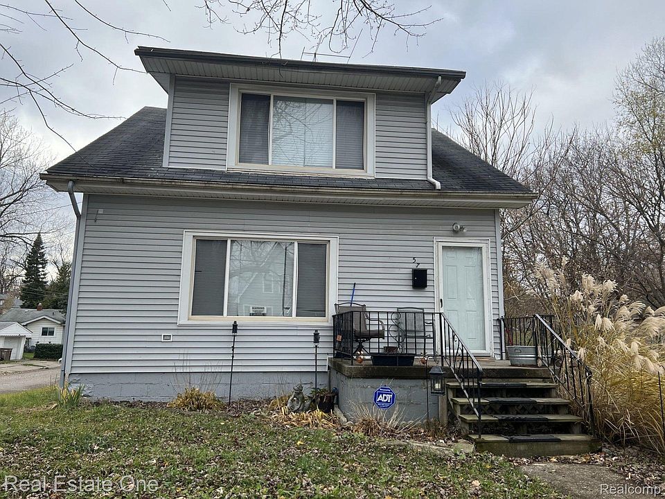 1st image of 57 Putnam Ave
