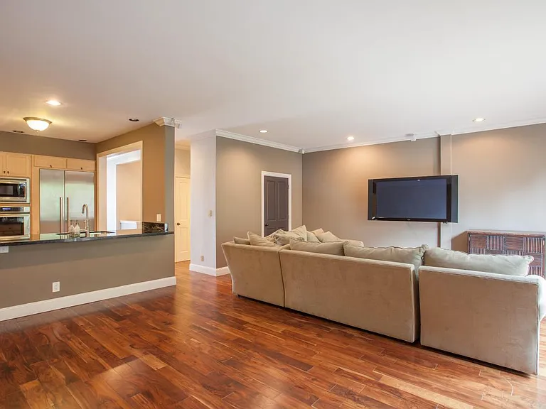 876 Castro St — Photo 17