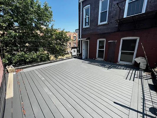 Rented by Extend Realty Inc | media 22