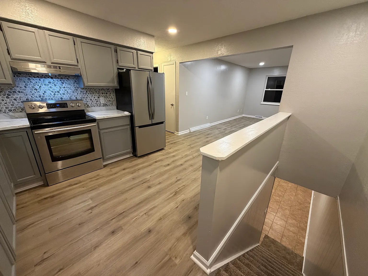 2 bed, 1010 sqft, $1,450 — Photo 2