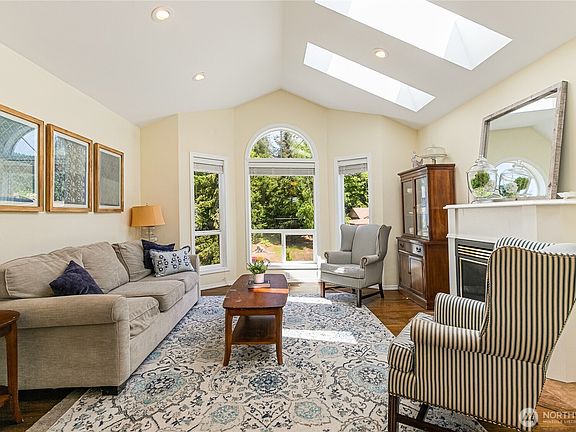 5th image of 3613 N Grace Lane