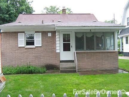 3rd image of 1530 Escott Ave NW