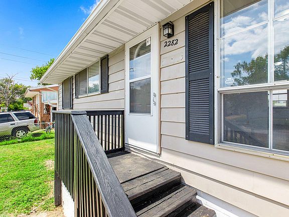 3rd image of 2282 Knollaire Dr