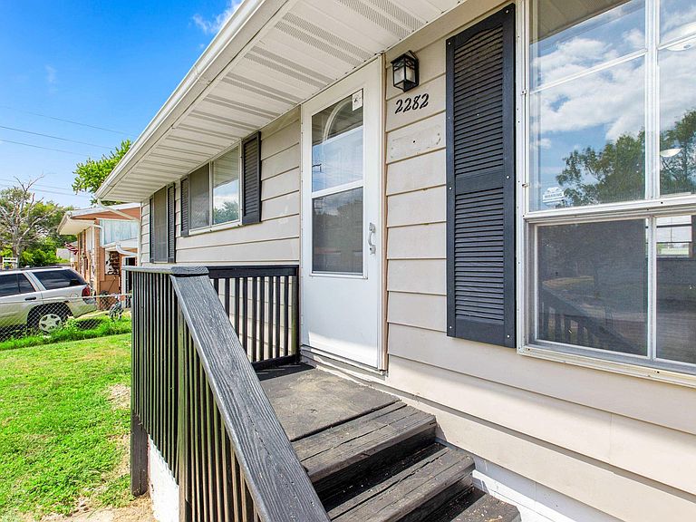 Listing photo 3
