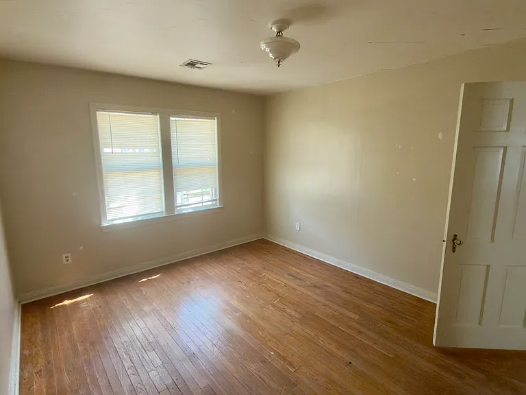 1525 NW 42nd St — Photo 12