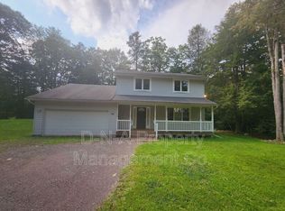 708 Squirrel Cir, Tobyhanna, PA
