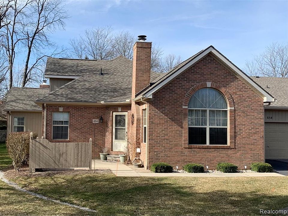 1st image of 654 Perry Creek Dr