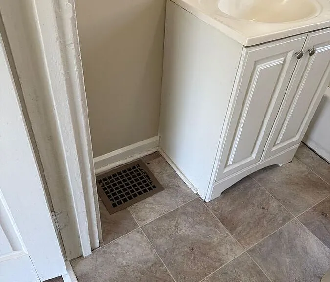 2864 Forest Manor Ave — Photo 14